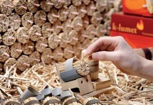 Grillanzünder K-lumet – von Menschen mit Behinderung (auf Wunsch in dekorativer Holzbox)